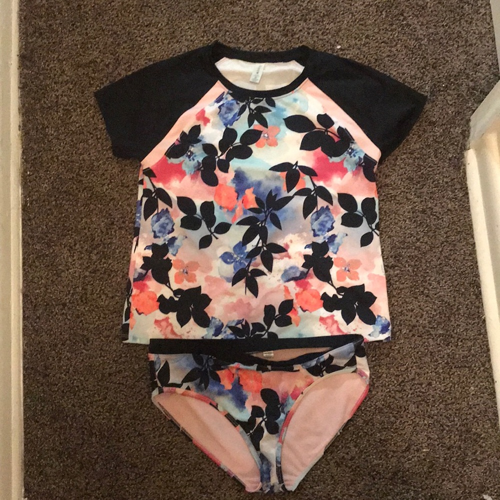 Extremely Cute 2 piece bathing suit